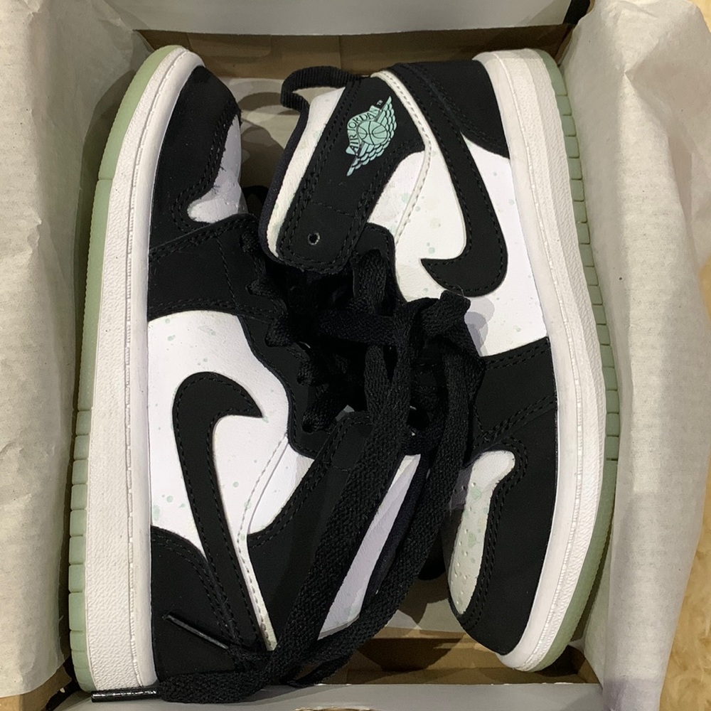 *KIDS* 12c Jordan 1 MID SE (PS) White/Black Teal Tint